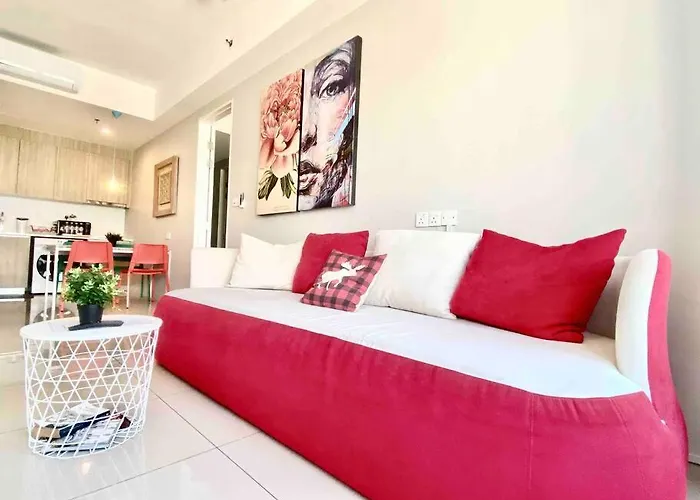 Tropicana 218 Macalister #Wondercolor #Infinity Pool #Georgetown #5Pax #2Br 2Bath #1King 1Queen 1Single #Quality Well Maintained #Private Host