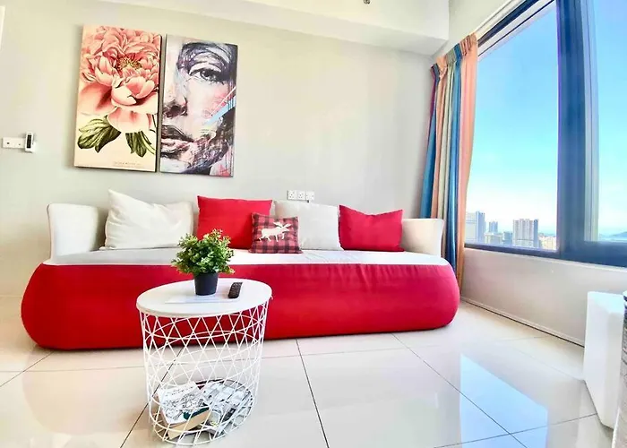 Tropicana 218 Macalister #Wondercolor #Infinity Pool #Georgetown #5Pax #2Br 2Bath #1King 1Queen 1Single #Quality Well Maintained #Private Host