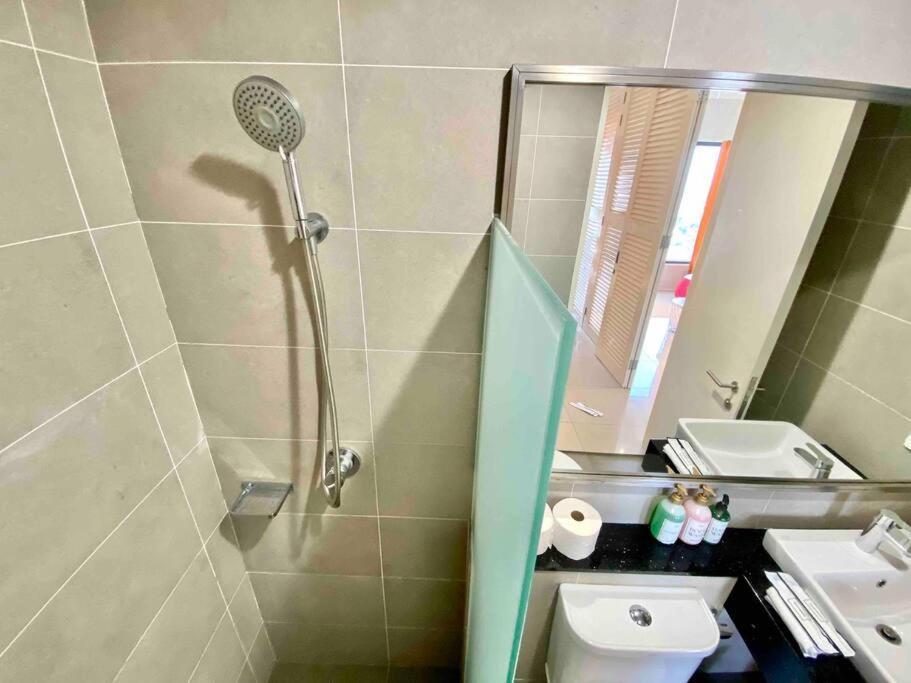 Apartment Tropicana 218 Macalister #wondercolor #infinity Pool #georgetown #5pax #2br 2bath #1king 1queen 1single #quality Well Maintained #private Host